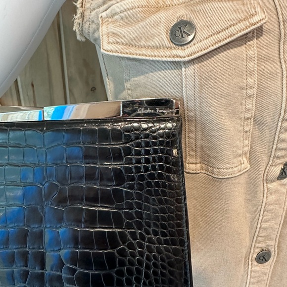 Salvatore Ferragamo two way clutch genuine crocodile skin - Picture 5 of 9